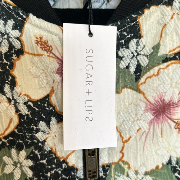 SugarLips bomber jacket NWTS lightweight floral zip up
Size medium - Picture 4 of 11